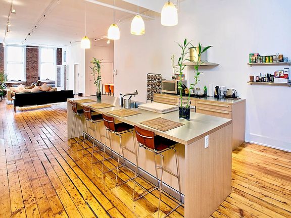 4th image of 106 Duane St APT 3