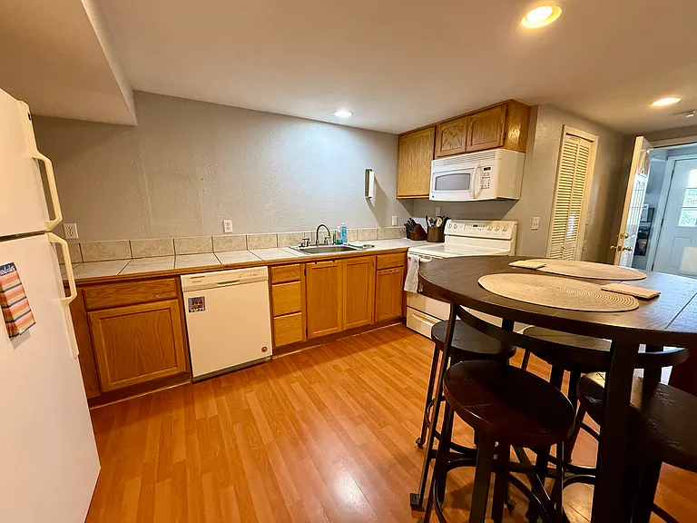 515 NW Irving St #A — Photo 18