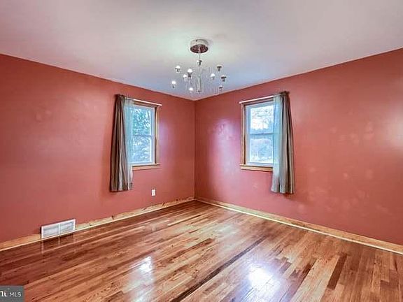 3rd image of 5022 Utah Ave