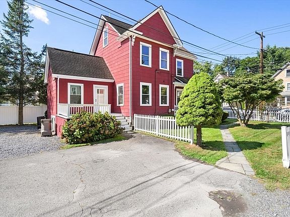 4th image of 92 Alexander St