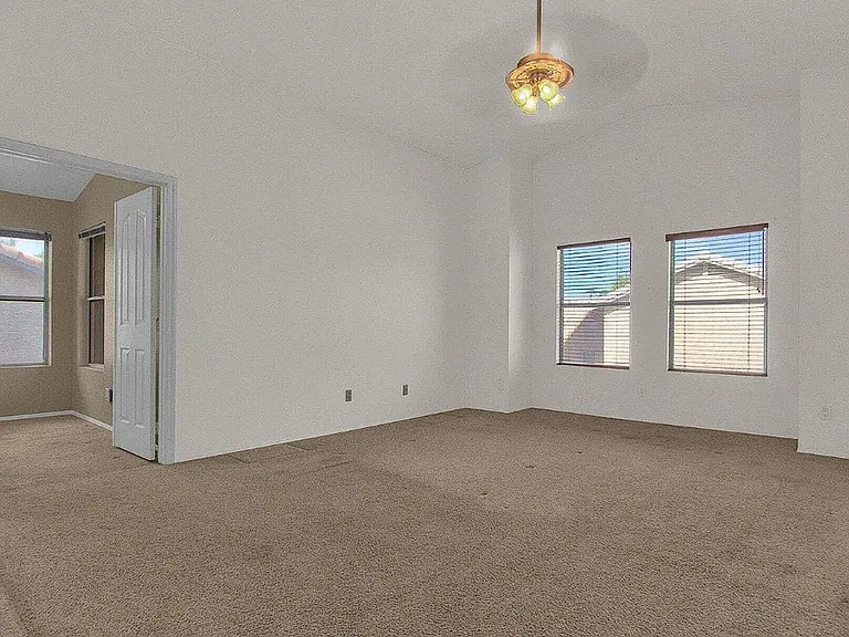 3110 W Baylor Ln — Photo 25