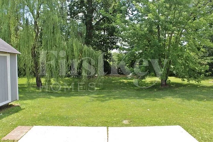 4 bed, 2.5 bath, 2136 sqft, $2,370 — Photo 3