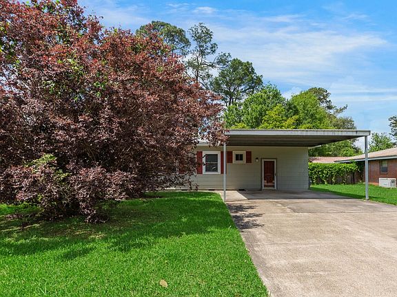 5th image of 809 Prioux St