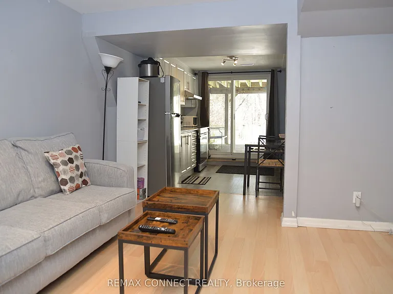 338 Homestead Ct — Photo 2