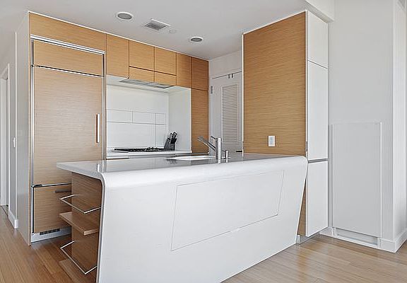 3rd image of 2 River Ter APT 25F