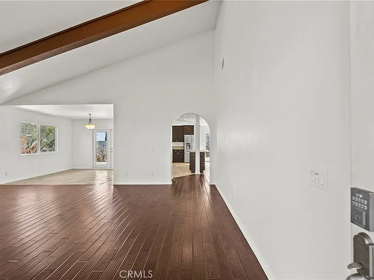 1138 Lakeview Dr — Photo 11