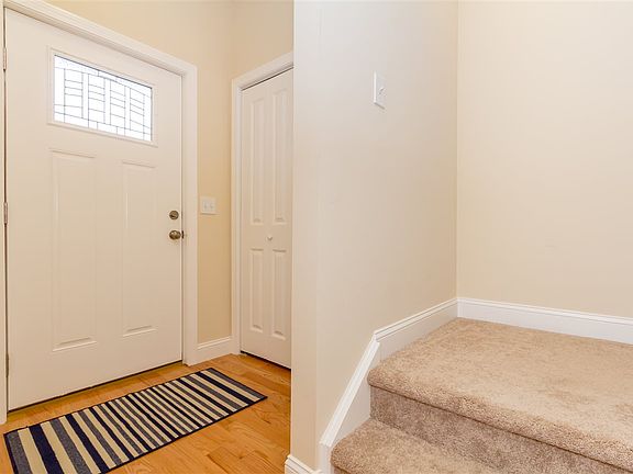 3rd image of 17 Linden Ln
