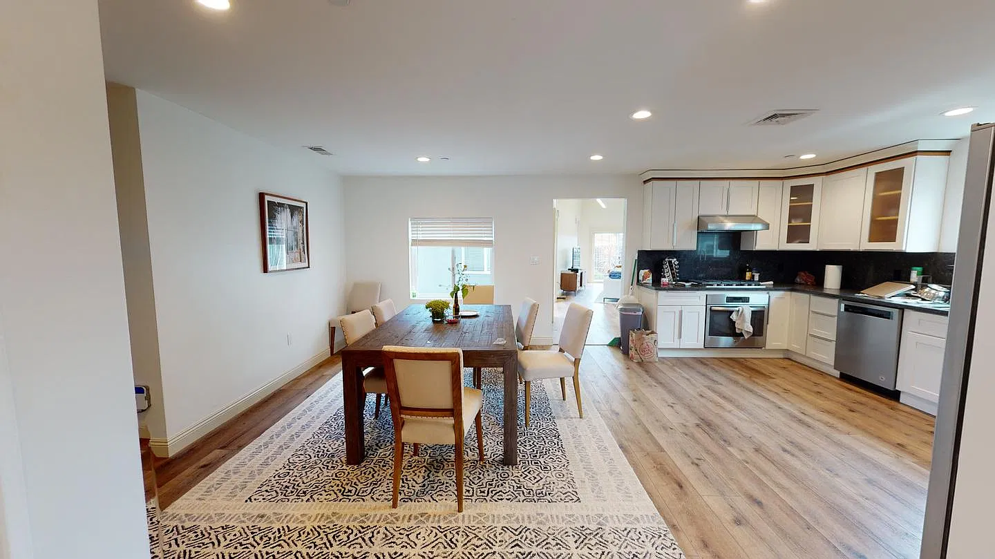 Prime Silicon Valley living modern comfort in East Palo Alto — Photo 4