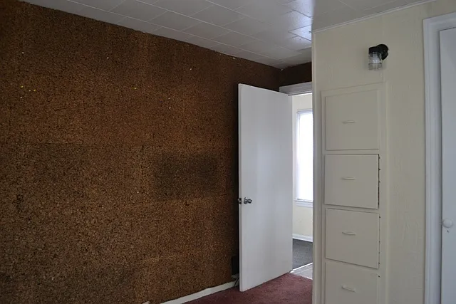 5 bed, 1800 sqft, $2,400 — Photo 3