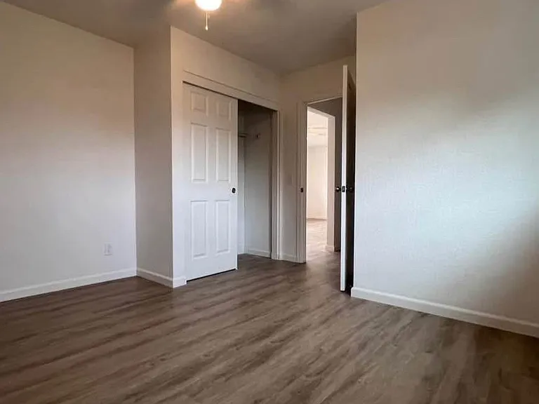 456 B St #13 — Photo 4