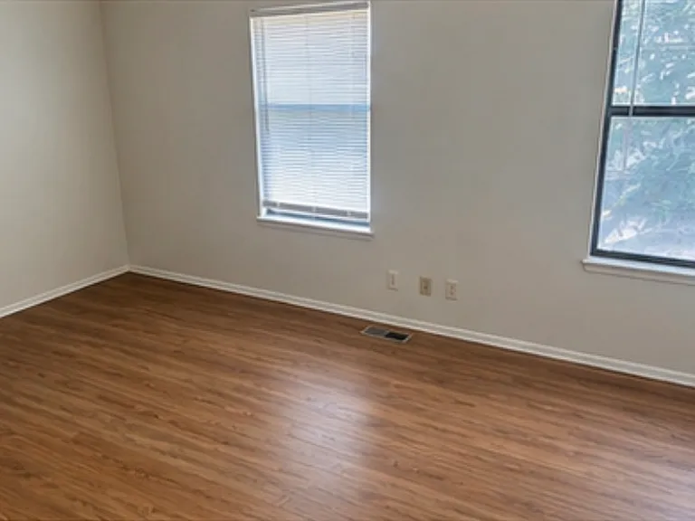 645 W Adams St — Photo 11