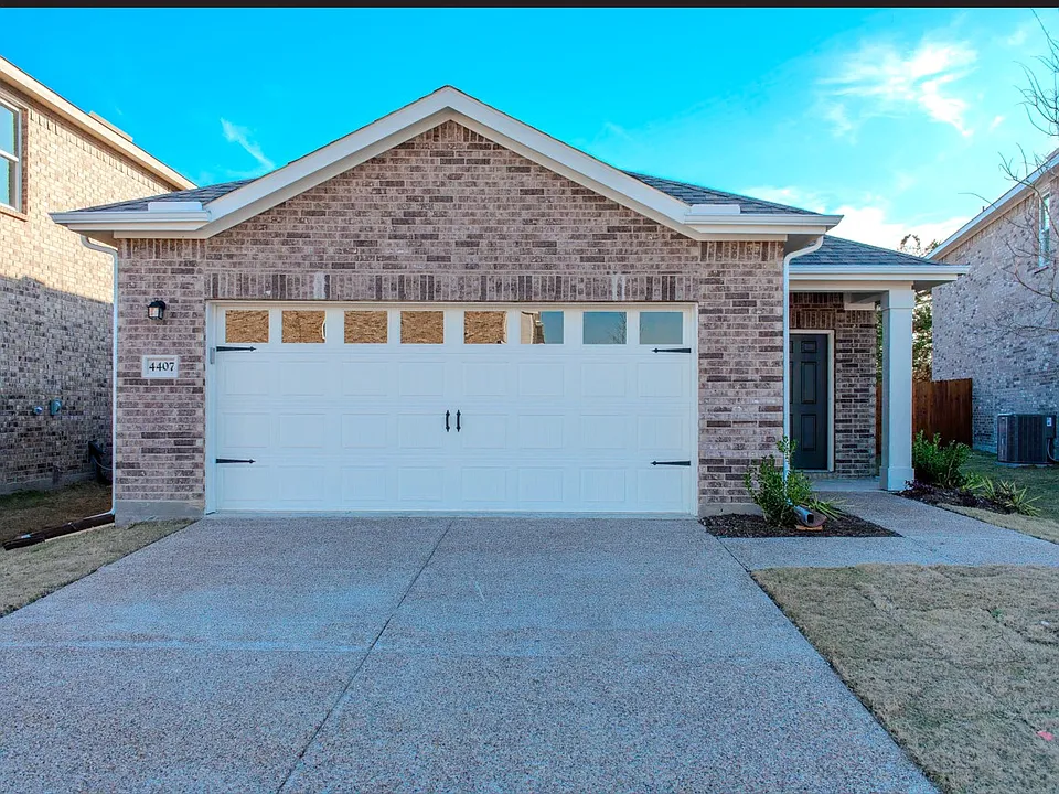 4407 Silverweed Ln