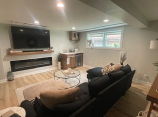 278 N Oaklawn Ave #G, Elmhurst, IL 60126