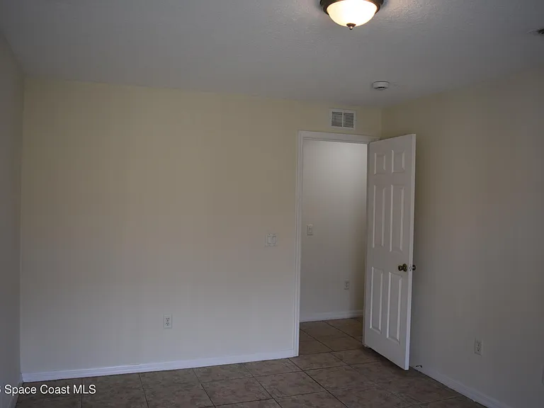 334 Bordeaux Ave NE — Photo 38