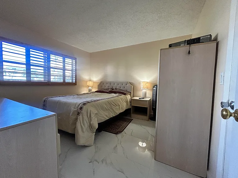 300 NE 26th Ave #113 — Photo 8