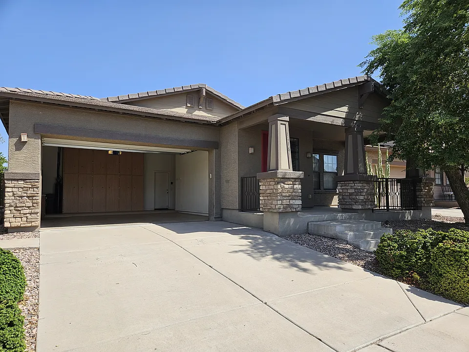 1418 W Homestead Ct