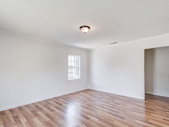 3rd image of 1510 Carson St