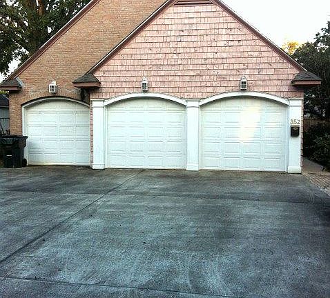 3rd image of 352 Whitehead Blvd