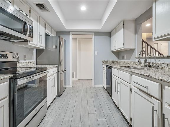 3rd image of 8406 Echo Creek Ln #1