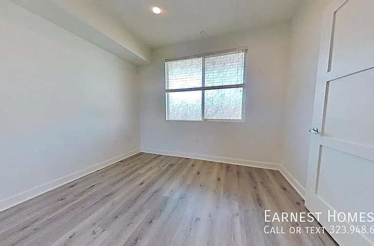 14412 Killion St #401 — Photo 10