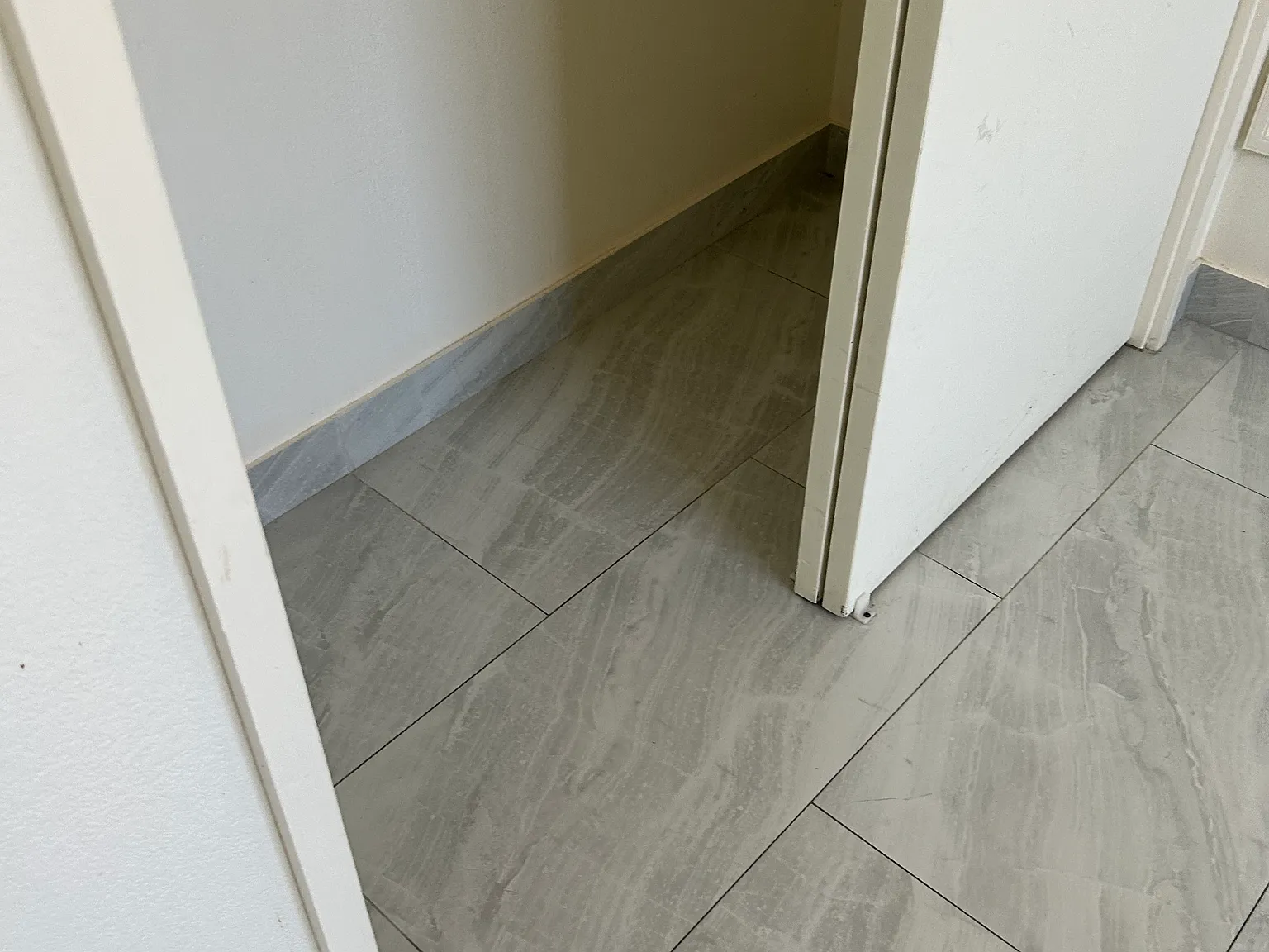 2 bed, 620 sqft, $2,300 — Photo 4