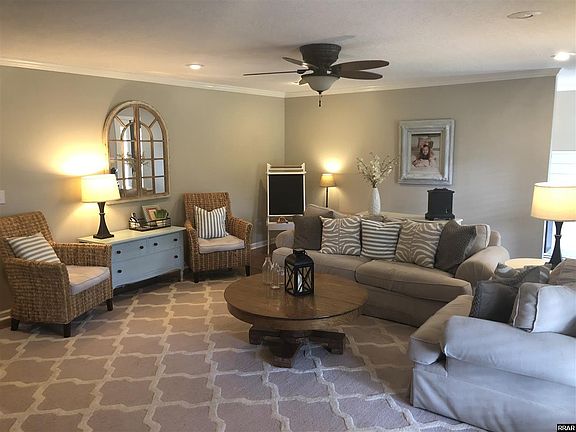 4th image of 1510 Stonehedge Blvd