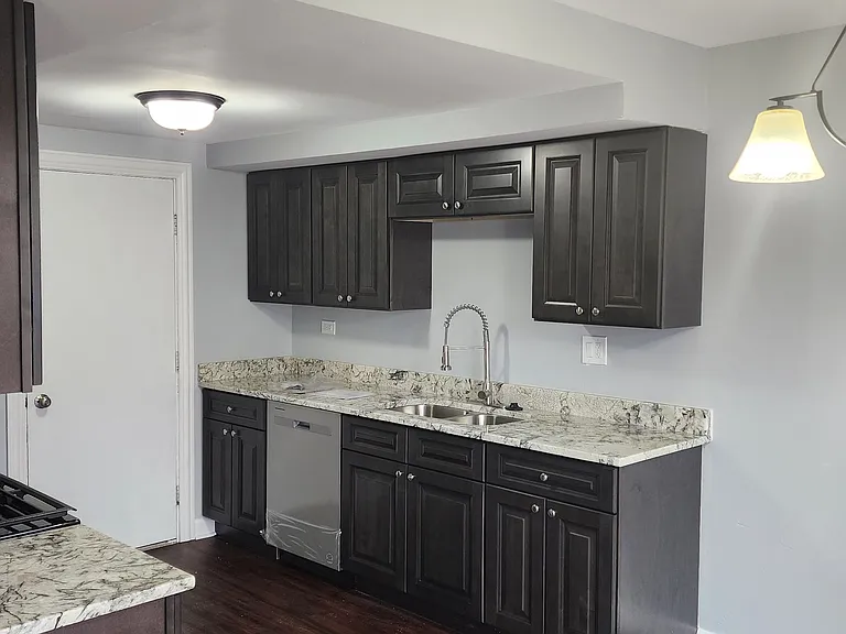 209 Coral Ct — Photo 13