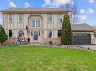 2138 Loyola Dr, Woodbury, MN 55125