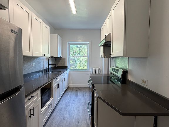 5th image of 1110 Grove St APT 2W