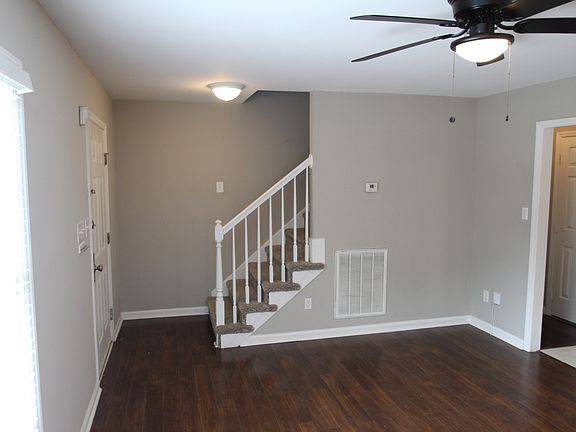 4th image of 804 Curtiss Dr