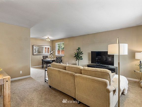 4th image of 2202 67th Ave NE