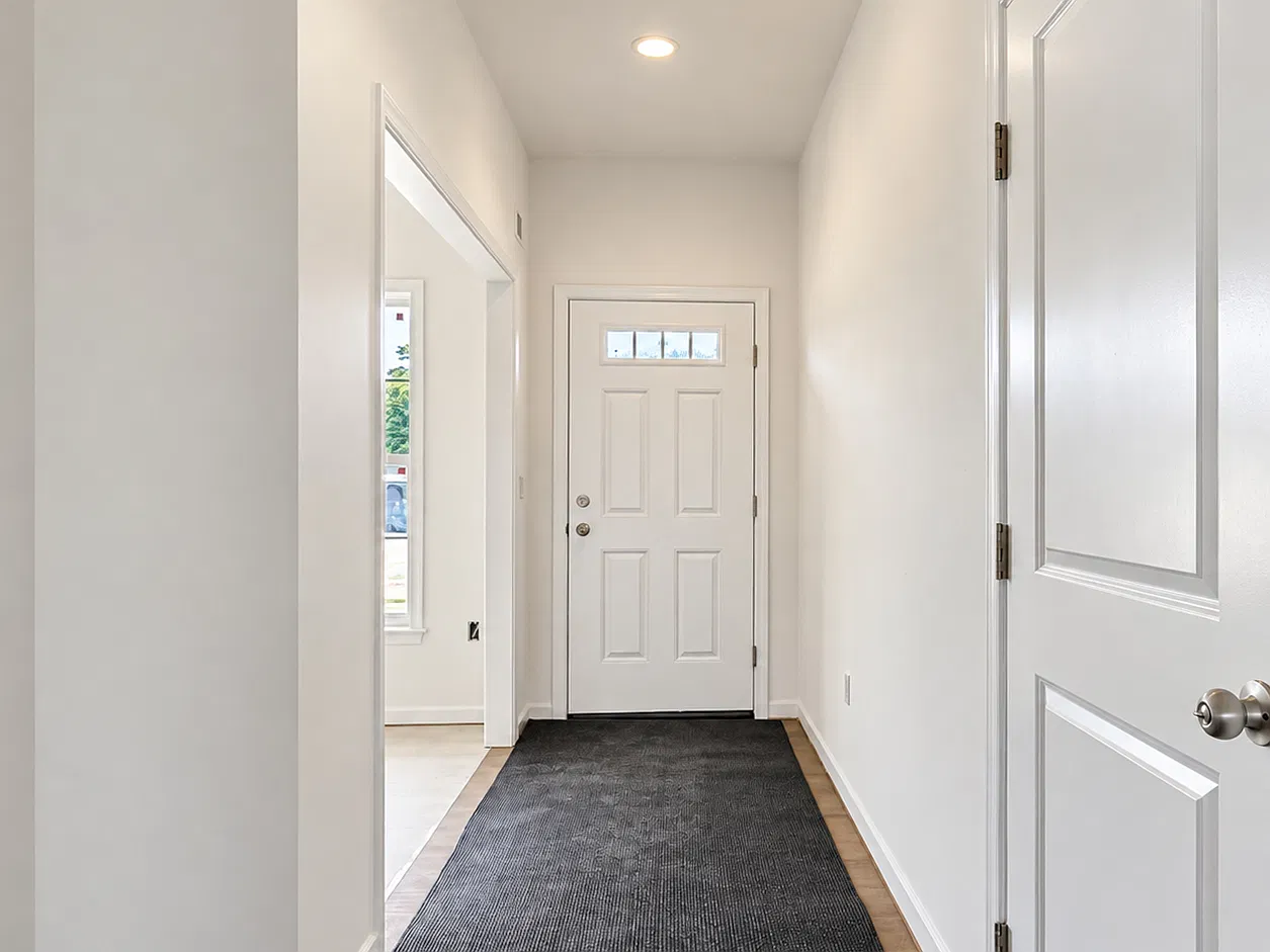 3 bed, 2.5 bath, 1850 sqft, $2,095 — Photo 2