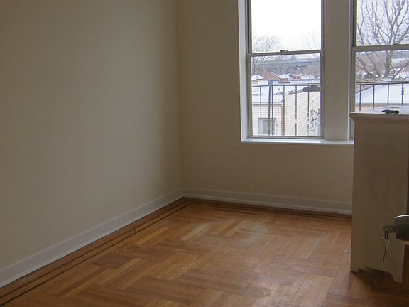 5th image of 2530 27th St #1