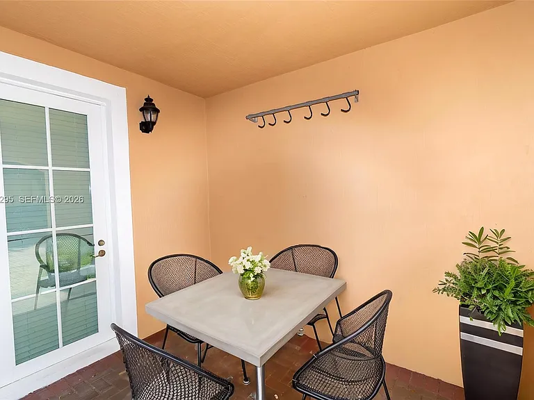 1510 SW 147th Ter — Photo 11
