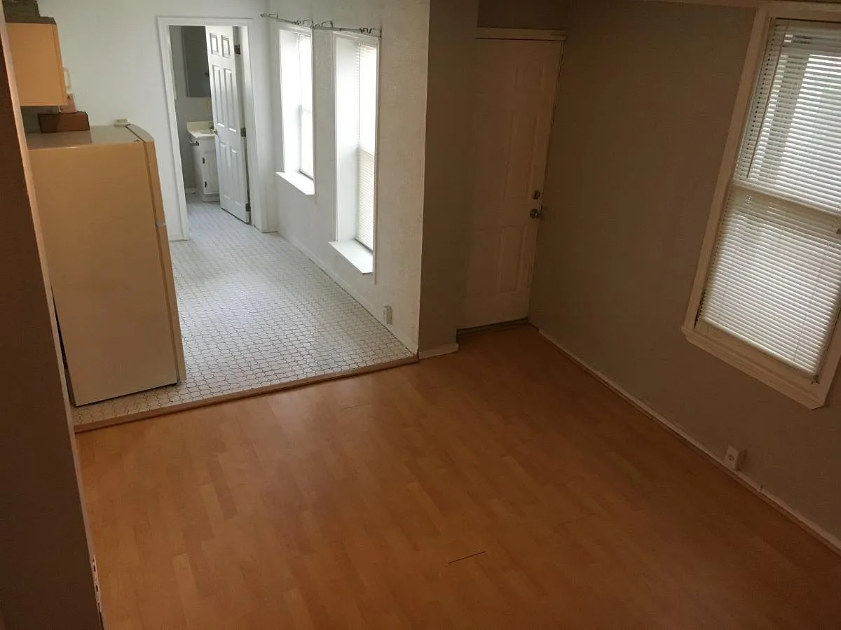 215 Carson Street — Photo 3