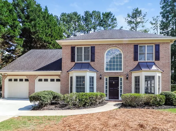 4832 Helga Way NE, Woodstock, GA 30188