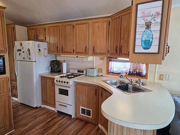 2nd image of 9207 Bolton Ave #94