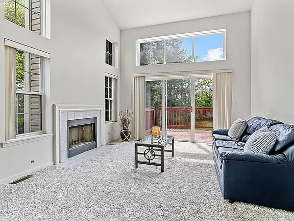 3rd image of 3304 Cool Springs Ct
