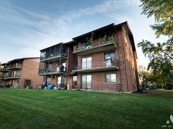 9910 Treetop Dr #3904, Orland Park, IL 60462