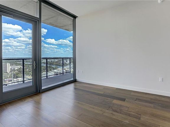 4th image of 44 East Ave #2208