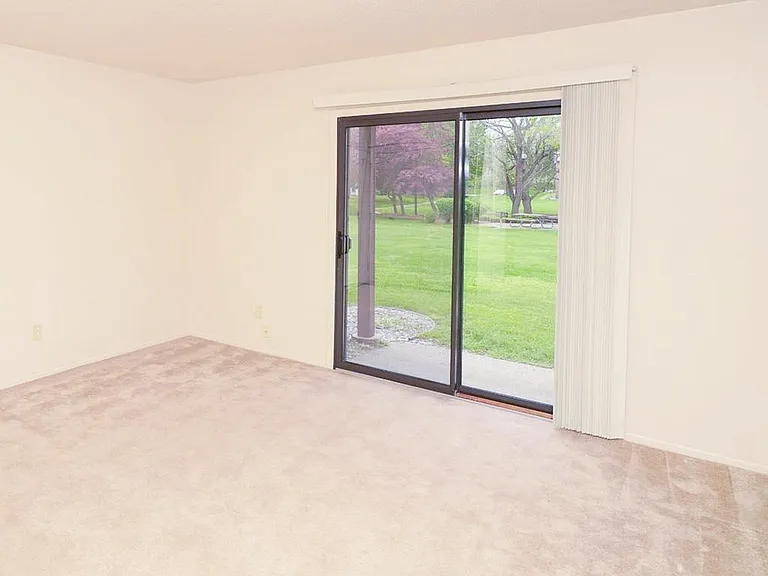 Madeira Apartments — Photo 10