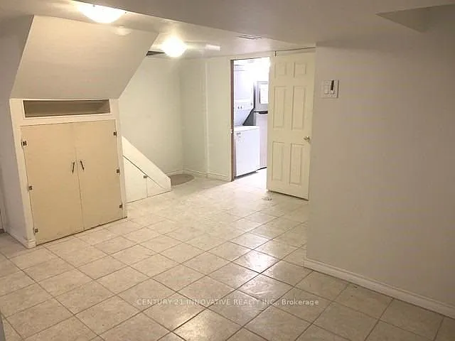 46 Medhurst Rd #BASEMENT — Photo 12