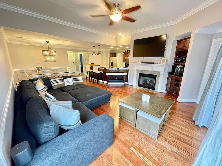 1217 Torrence Cres — Photo 26