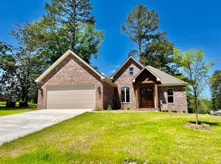 406 N Collins St, Ellisville, MS 39437