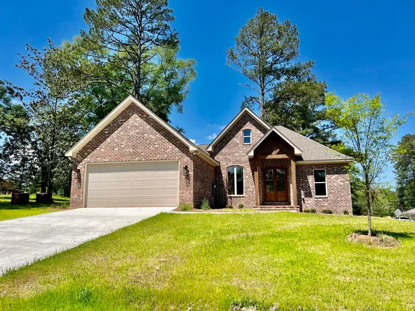 406 N Collins St, Ellisville, MS 39437