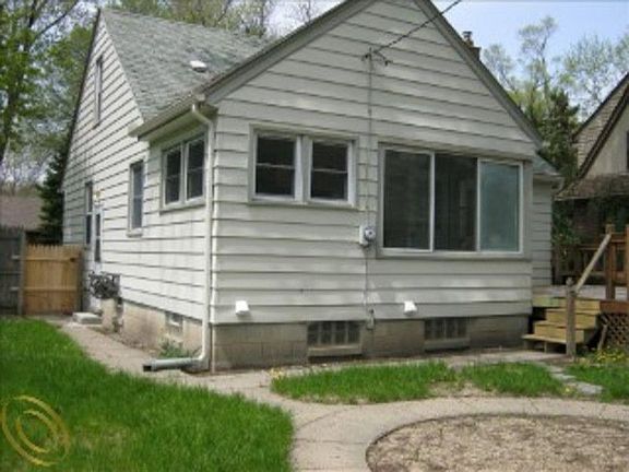 2nd image of 30706 Marshall St