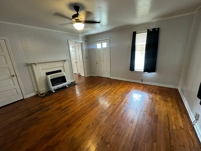 208 N Ave NE — Photo 8