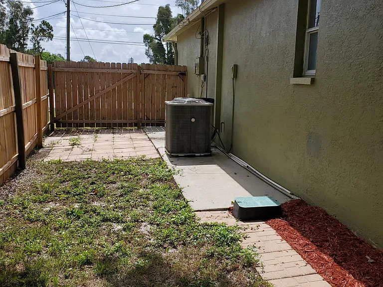 17556 Brentwood Ct — Photo 5