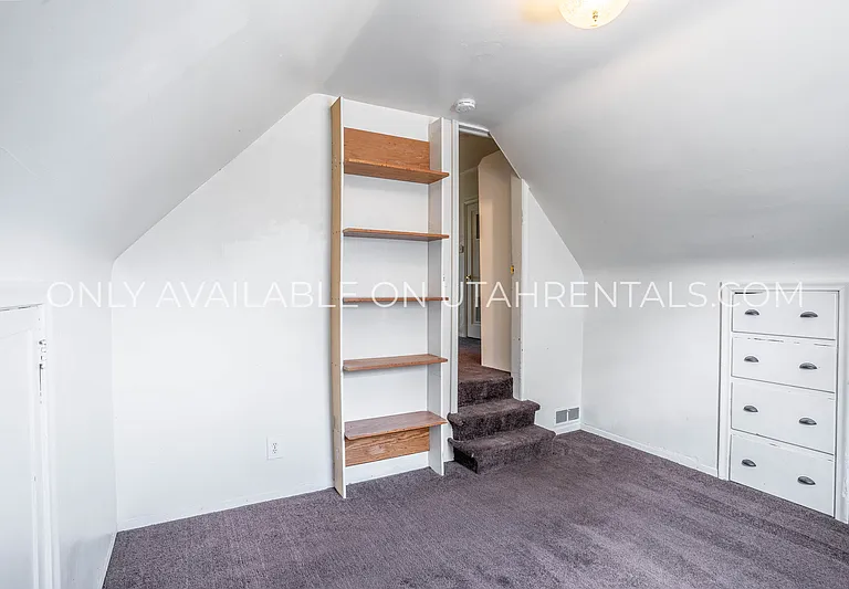 40 E State St #C — Photo 15