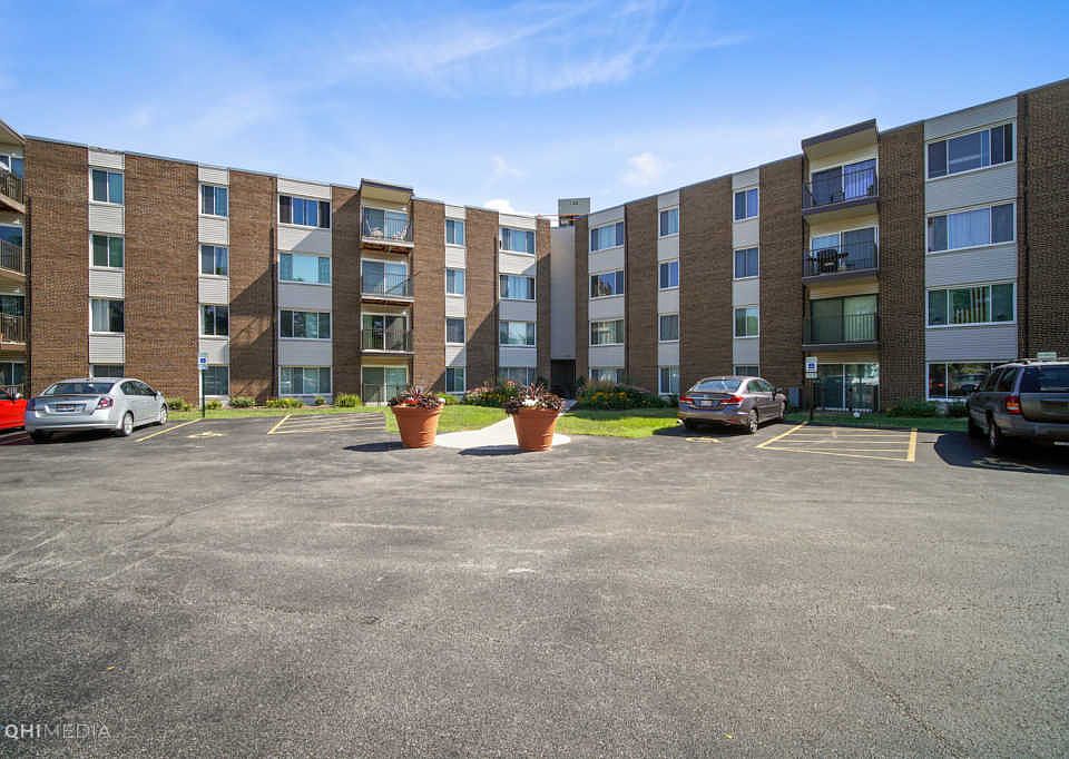 1st image of 140 W Wood St Unit 120